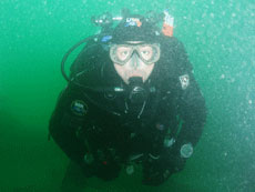 Steve Griffiths diving on the Kyarra!